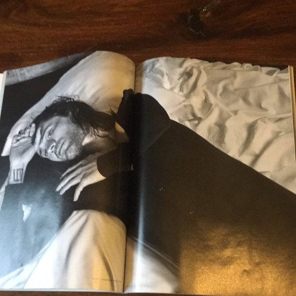 l’uomo vogue magazine December 2021 featuring Jared Leto - Picture 16 of 16